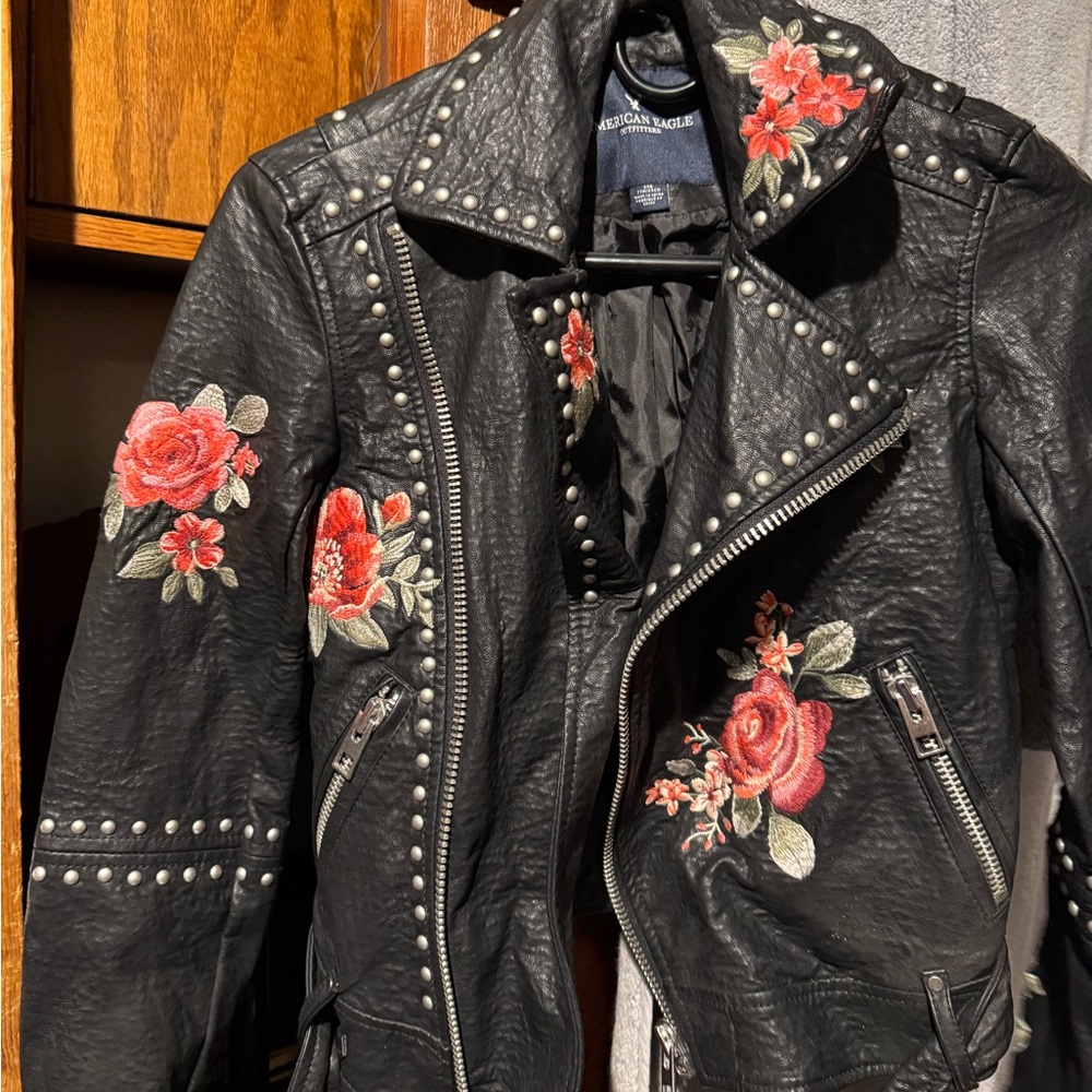 Women’s American Eagle Black Embroidered Floral Studded Faux Leather Moto Jacket